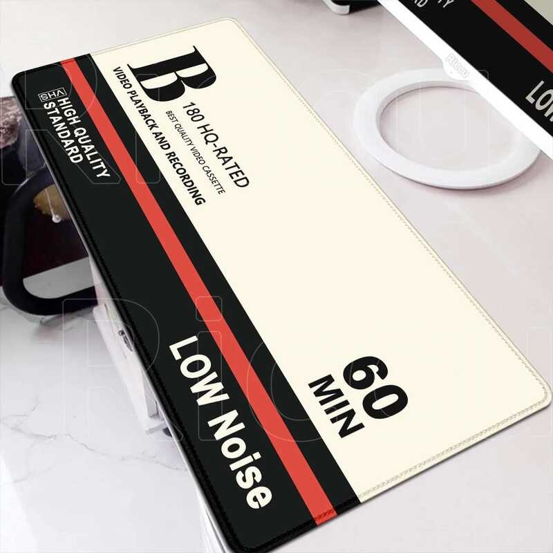 แผ่นรองเมาส์สําหรับเล่นเกม Retro VHS สไตล์พรมยางลื่นความเร็ว Deskmat ใหญ่ KeyboardPad การ์ตูน Cool M