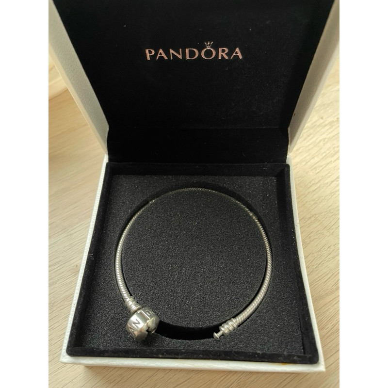 [มือสอง ของแท้100%] สร้อยข้อมือแพนโดร่า Pandora Sliver Bracelet