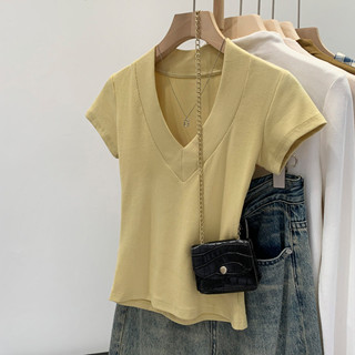 87546 เสื้อยืดแขนสั้นคอวี Slim-Fit ผู้หญิง