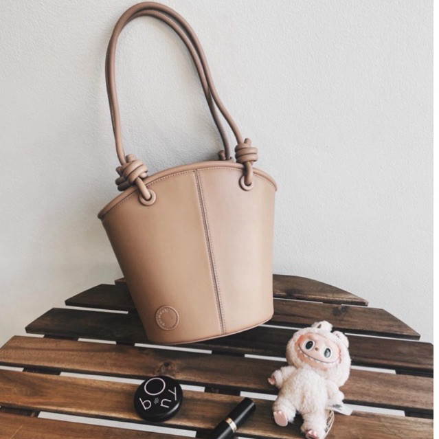 **พร้อมส่ง ใช้codeลด30%ได้**สี Clay Garmenti daily tote bag สีฮิตต uro