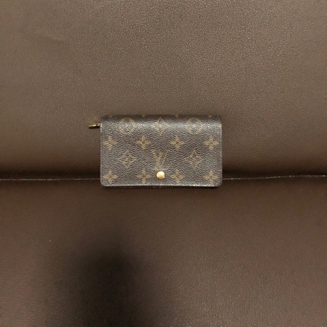 ขายแล้วค่ะ ️Lv tresor monogram wallet 2พับกลาง