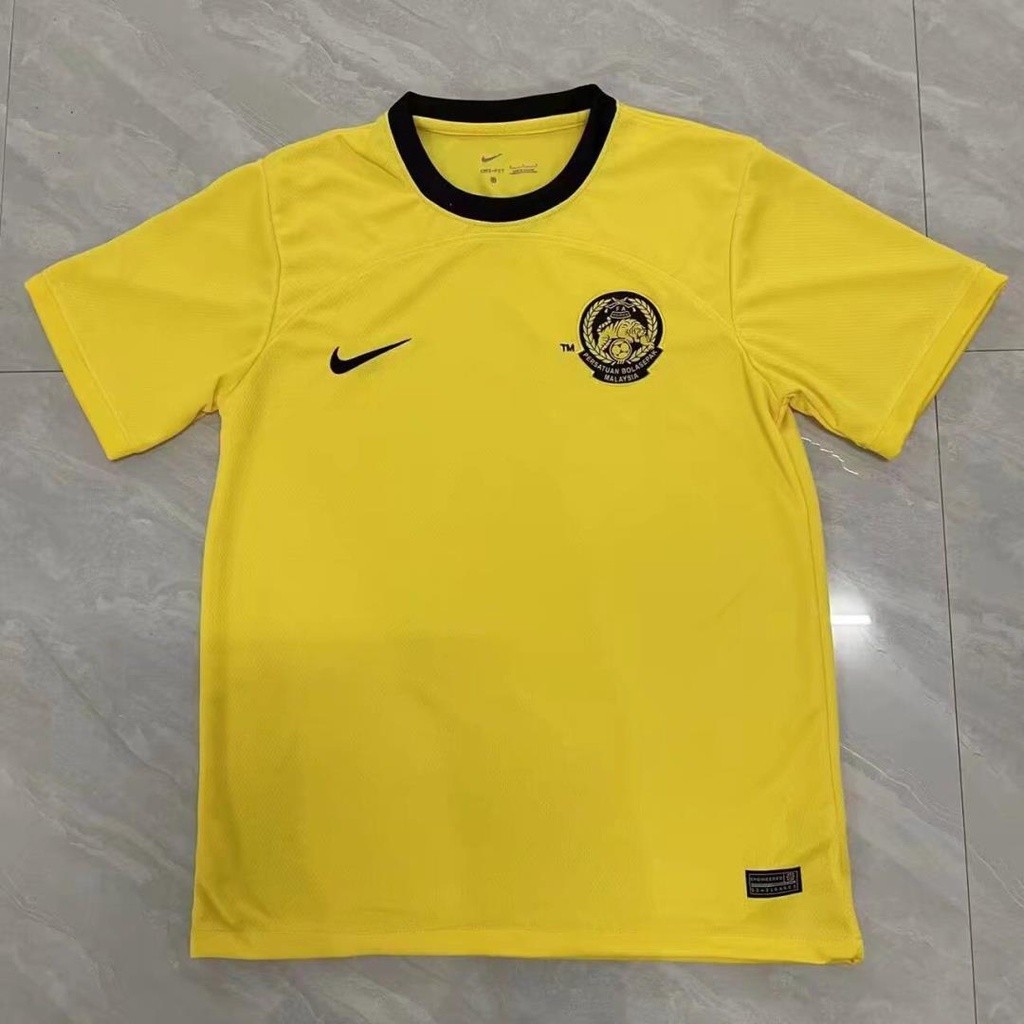 ในสต็อก 22-23 Malaysia Home Away Fan Version Soccer Jersey Football