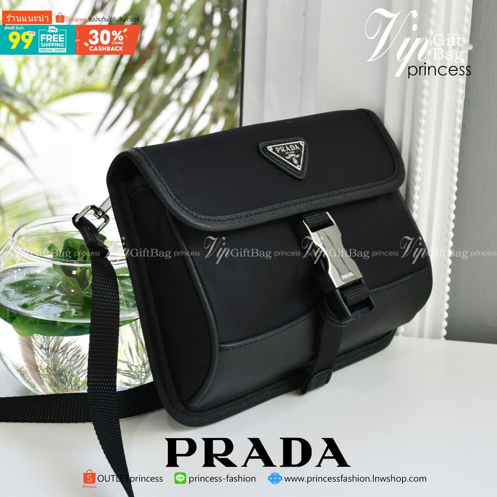 Prada crossbody nylon bag วัสดุผ้าไนล่อนกันน้ำ เป็นกระเป๋าคาดอก คาดเอว ขนาดกะทัดรัด