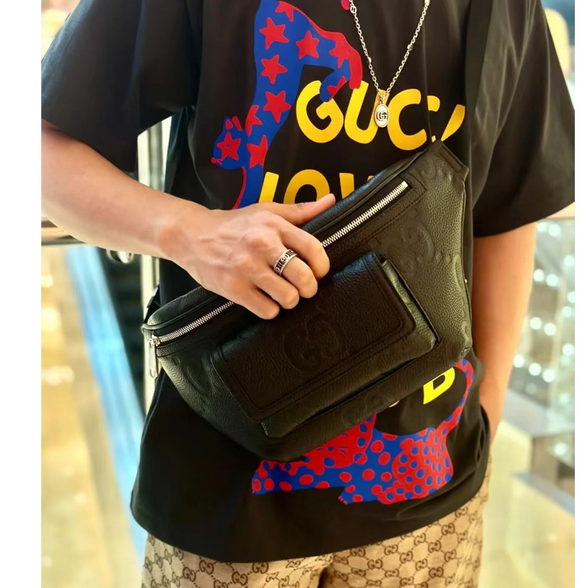 ♞,♘กระเป๋าสะพายข้างผู้ชาย GUCCI Double G yutj