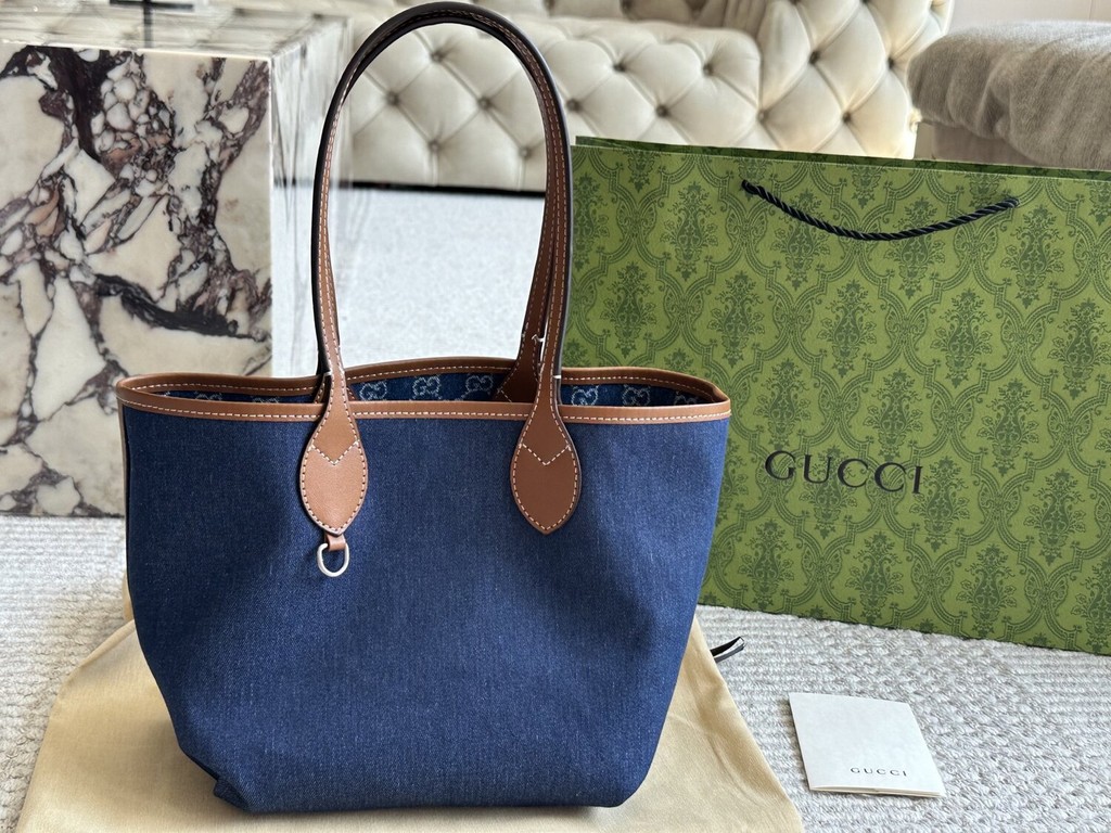 < Yuyu Ready Stock > Classic Double-Sided tote Bag Fashion tote Bag Casual Handbag Handbag with Box Size 22 * 21cm