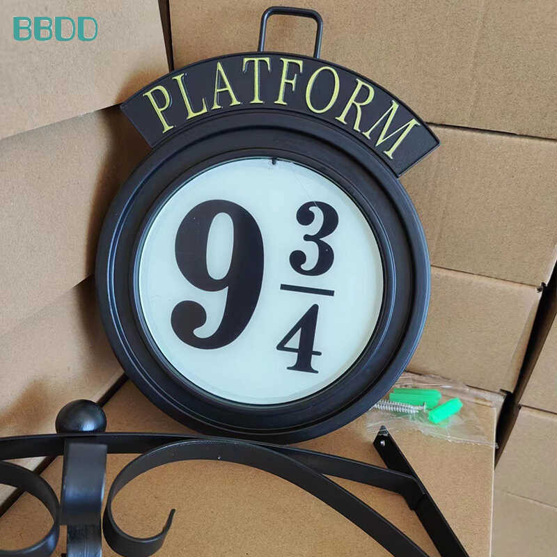 Potter 🍀 Hangs 9 3/4 Night Lights