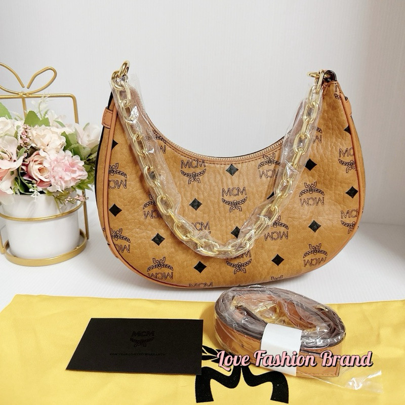 ♞ผ่อน0%แท้100 กระเป๋าสะพาย MCM AREN Essential Half Moon Hobo Bag urif