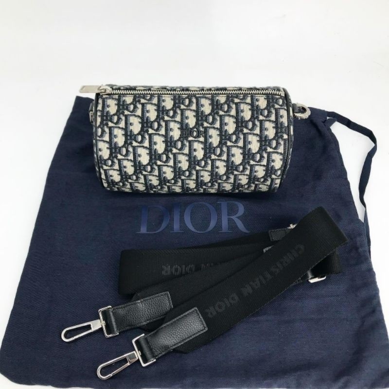 กระเป๋าสะพาย หายากมาก(Very Good!) Dior Oblique Roller Bag Dc19น้องปียังใหม่รอเช็คสต๊อกก่อน