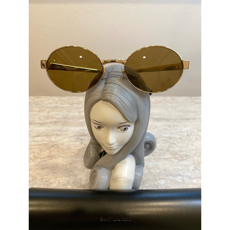 [GlassesMania] SAINT LAURENT % รุ่น SL692 กรอบแว่นกันแดดทรงรี เรียบหรูดูเท่สุดๆ