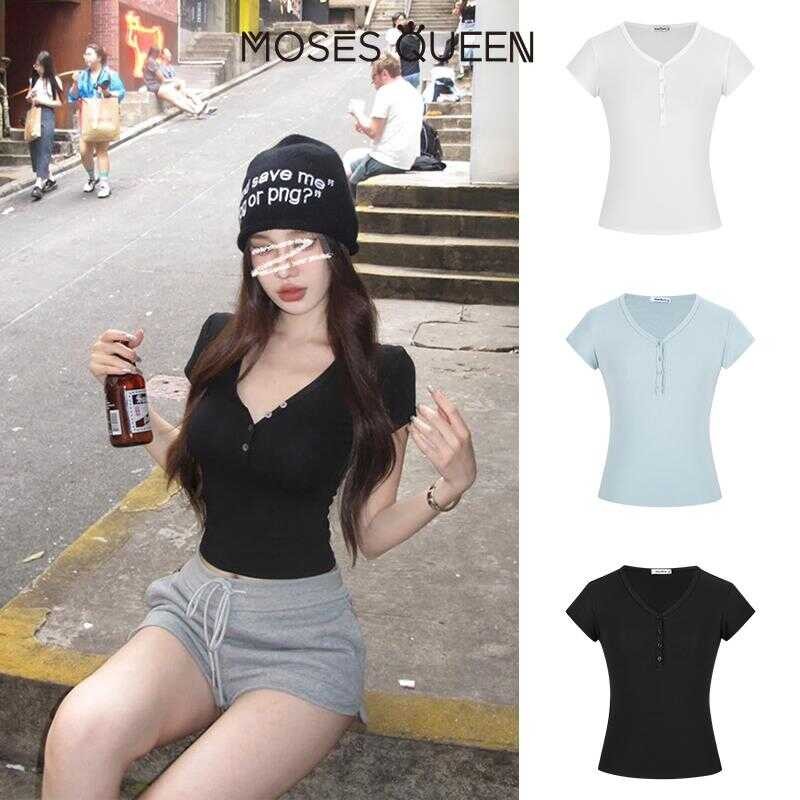 เสื้อยืด ดีไซน์ย้อนยุคอเมริกัน คอวี แขนสั้น หญิง สาวฮอต เสื้อทรงสลิมฟิต MOSSES QUEEN, #62850