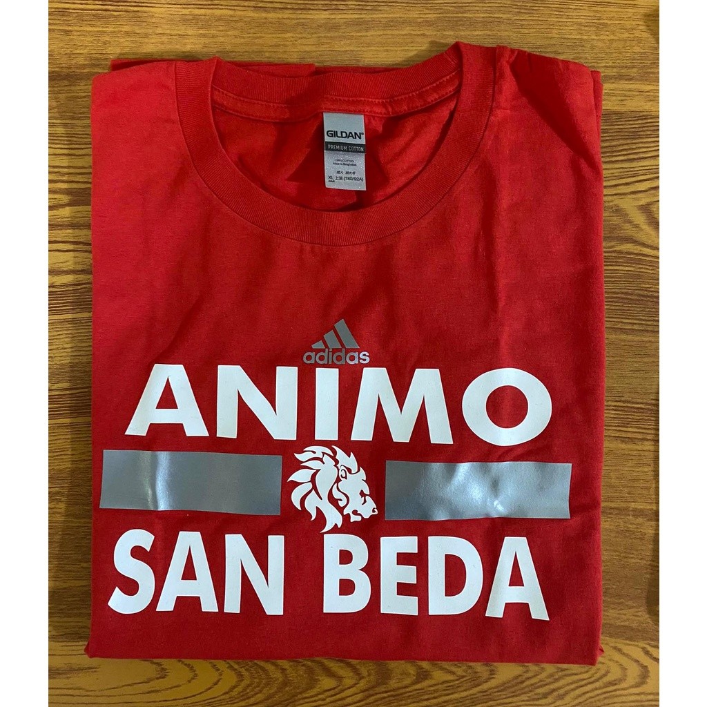 ในสต็อก GILDAN ยี่ห้อ San Beda University เสื้อ San Beda เสื้อสิงโตสีแดง เสื้อ Bedista Animo San เสื