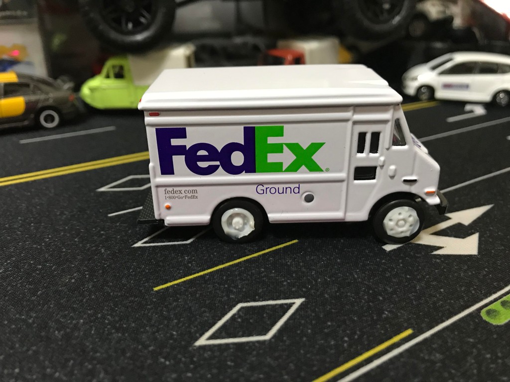 FedEX FedEX โมเดลรถอัลลอยรุ่นมีตําหนิล้อล้อล้อมีตําหนิเลื่อนจน,ยิงใจ