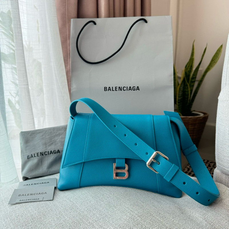 Balenciaga Downtown Medium shoulder Bag in blue with smooth calf leather Yr.23