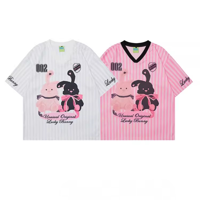 Solovely ผู้หญิง สไตล์เกาหลี แขนสั้น หลวม เสื้อตัวบน คอวี พิมพ์ลาย โอเวอร์ไซส์ เสื้อยืด