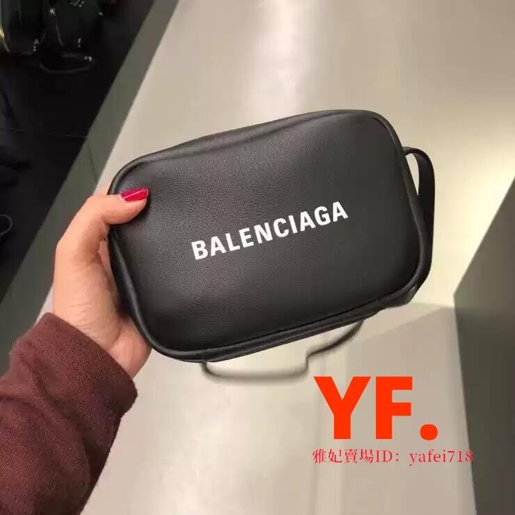 มือสอง] BALENCIAGA Everyday Camera bag กระเป๋ากล้องหนังลูกวัวสีดำขนาดเล็กกระเป๋าสี่เหลี่ยมเล็กกระเป