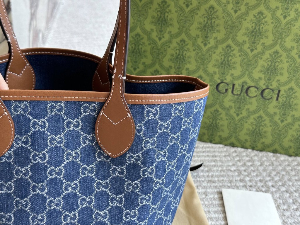 < Yuyu Ready Stock > Classic Double-Sided tote Bag Fashion tote Bag Casual Handbag Handbag with Box Size 22 * 21cm