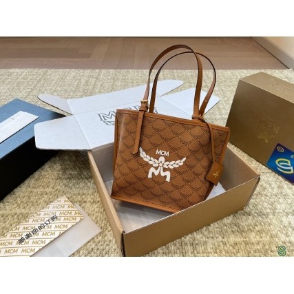 ♞,♘Mcm กระเป๋าสะพายแฟชั่นกีฬากระเป๋า Messenger Vanita กระเป๋าสะพายสุภาพสตรีสุภาพสตรีหนัง PU หรูหราช