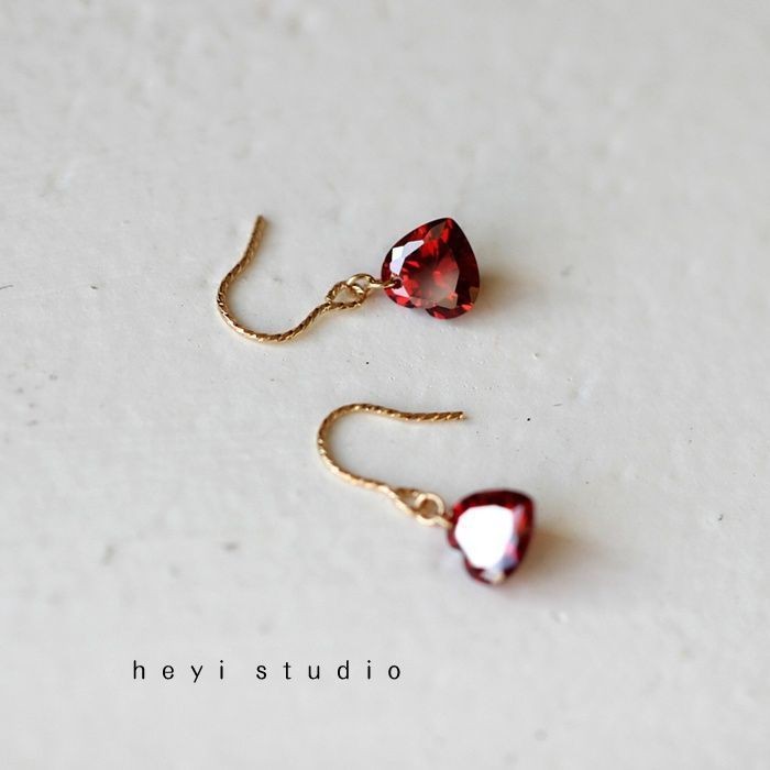 ต่างหู Burgundy Sweet Love, 14K Gold-in-gold Simple Ear Hook, ต่างหูเพทาย 2025.4.7