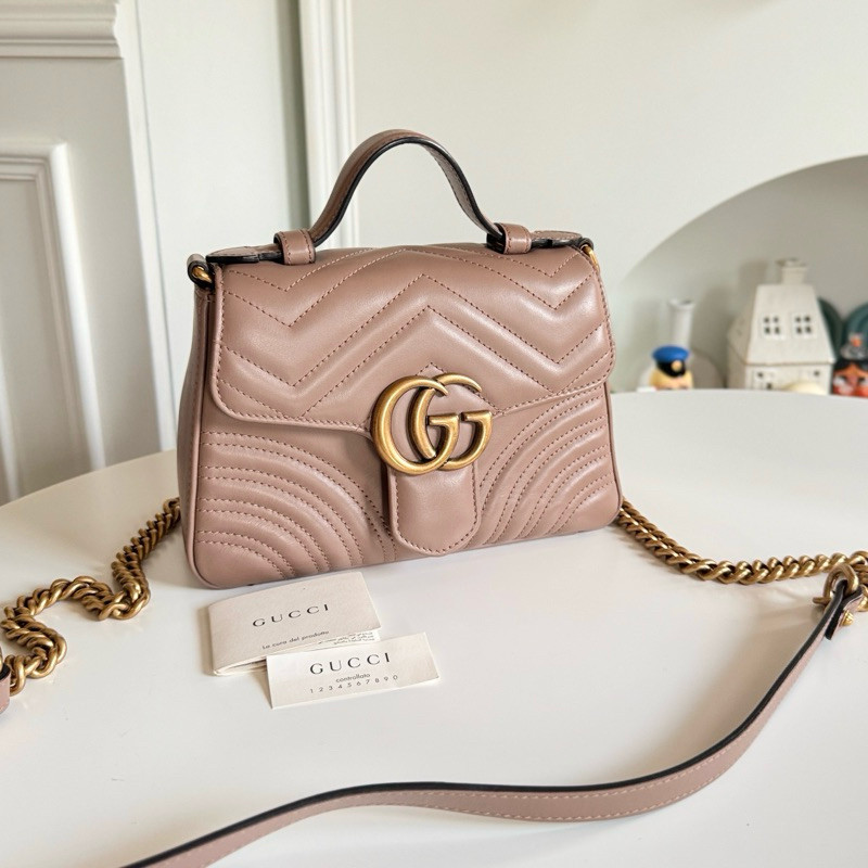 Like new️ Gucci marmont mini top handle bag ปี 2020 สีเบจ สภาพสวยงามค่ะ  ขอบมุมสวย ทรงตั้งสวย ภายใน