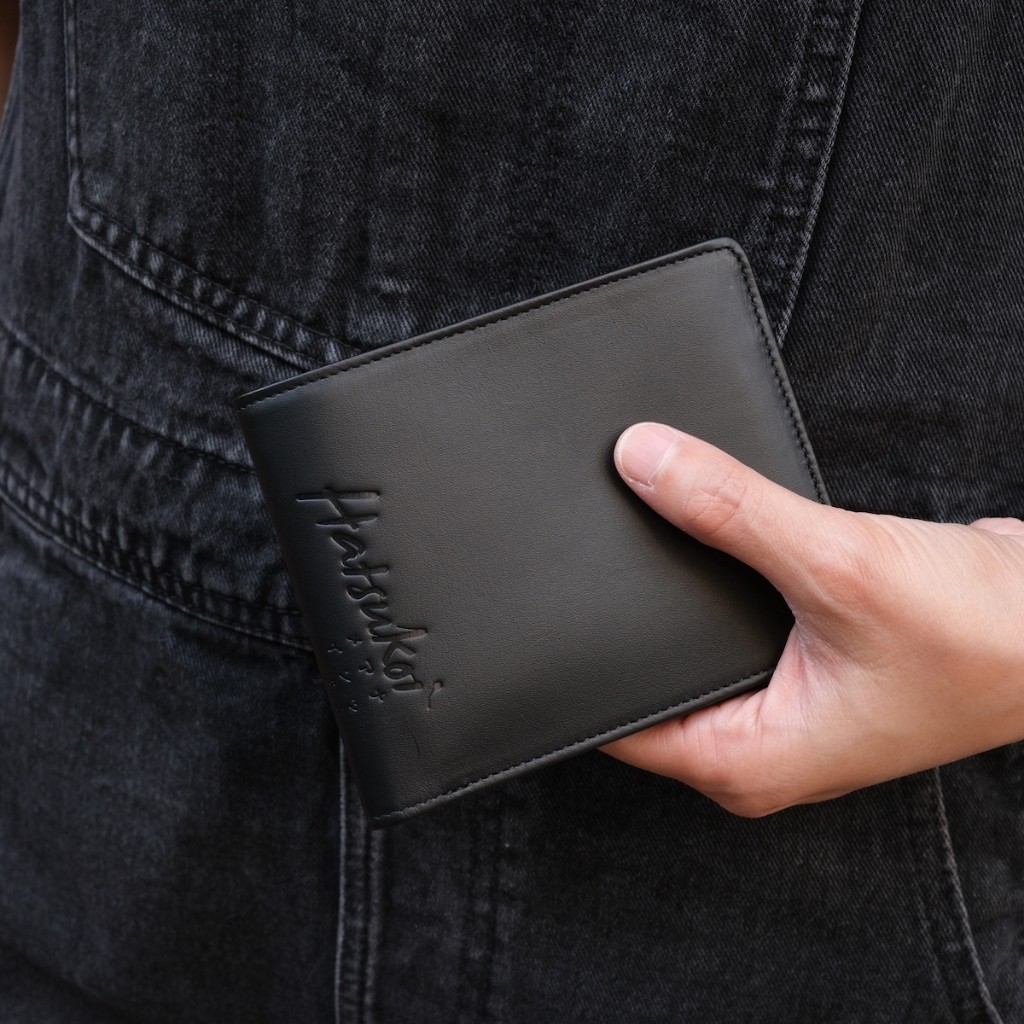 พับสั้นบางเบา มีช่องเหรียญ กระเป๋าสตางค์พับสั้นหนังแท้ รุ่น Tsuyoi (Hatsukoi Leather Wallet)
