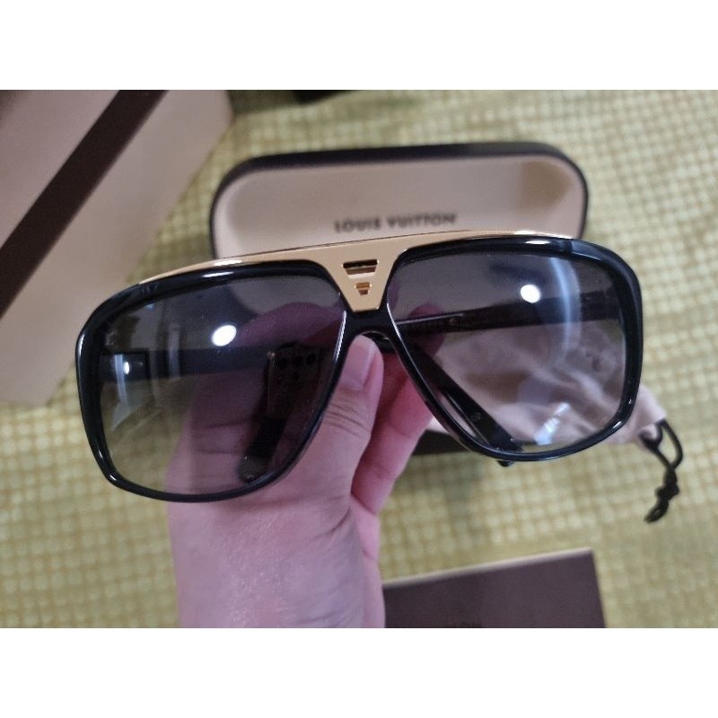 แว่นตากันแดด Louis Vuitton Evidence Z0350W Men's Sunglasses ของแท้ (มือสอง) สภาพ 99% ใช้งานน้อยครั้