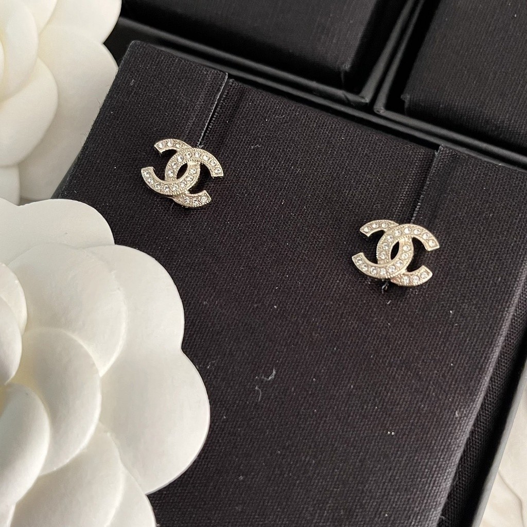 [สอบถามก่อนกดซื้อ] แท้  Chanel Classic 1.3 cm. earringsอะไหล่เงิน/อะไหล่ทอง