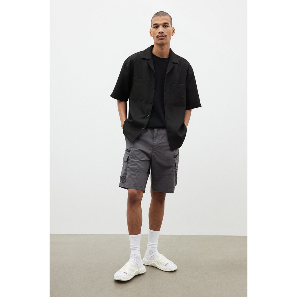 H&M  Man Regular Fit Cargo shorts 1215491_2