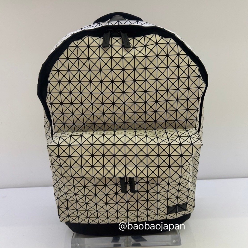 ♞,♘,♙BaoBao DAYPACK ของแท้จาก Shop baobao issey Miyake FUI