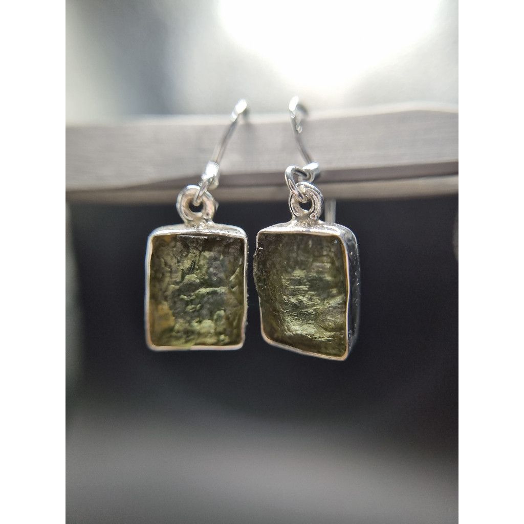 ต่างหู Moldavite เงินแท้
Silver AG 925/1000
Czech republic