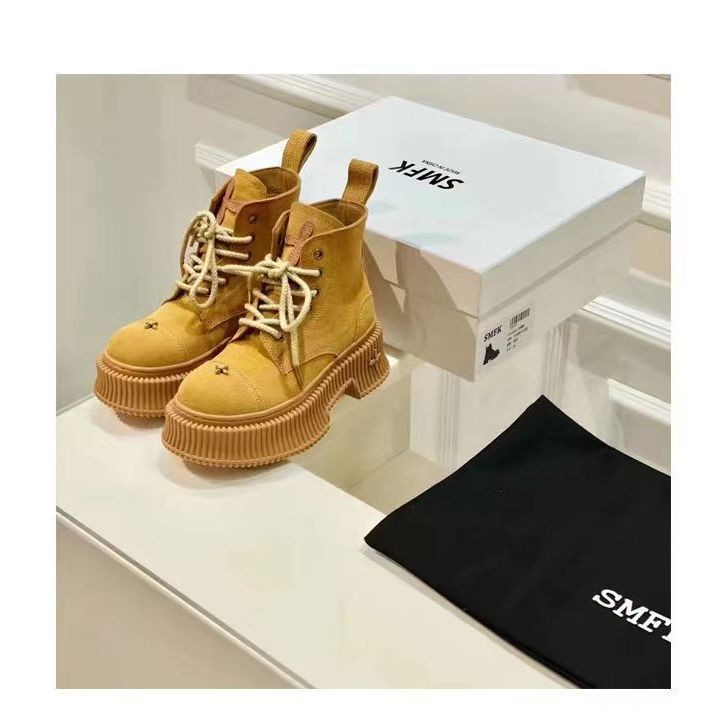 Star Wu Xuanyi สไตล์เดียวกันรองเท้า Martin ผู้หญิง smfk รองเท้ารูบาร์บหัวแม่เท้ารองเท้ากลางลูกวัวสไ