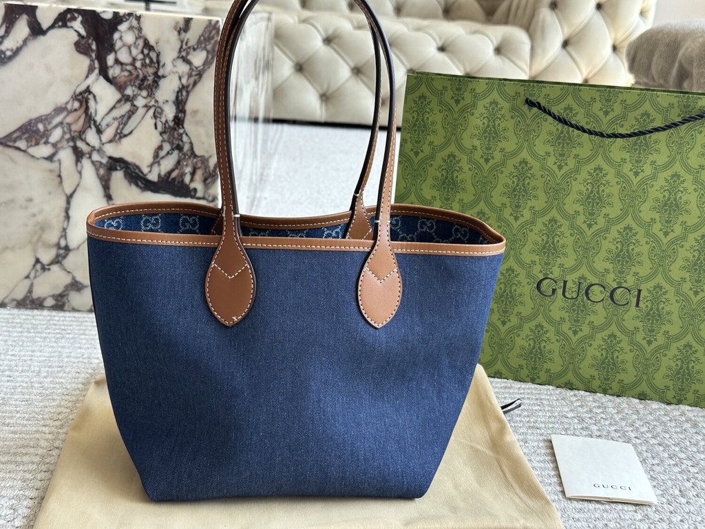 < Yuyu Ready Stock > Classic Double-Sided tote Bag Fashion tote Bag Casual Handbag Handbag with Box Size 22 * 21cm