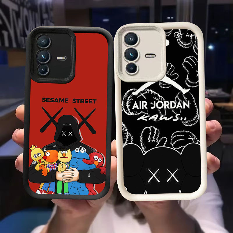 O-20 KAWS Casing สําหรับ VIVO V23E Y75 V23 Y200 5G สีดําและสีขาว