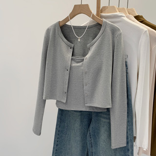 87251 เสื้อสายเดี่ยวพร้อมแผ่นรองหน้าอก + สีทึบกระดุมแถวเดียว…