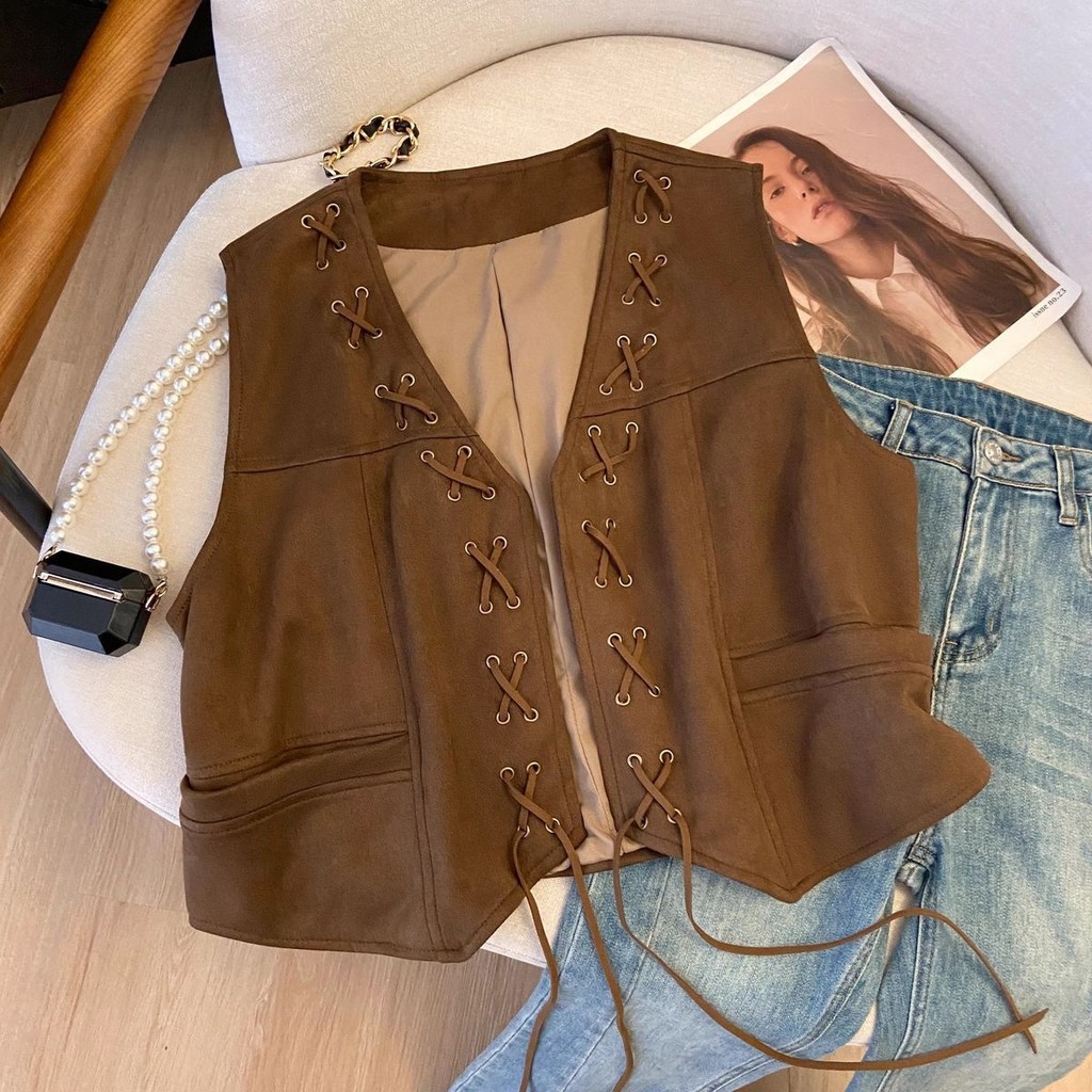 สีกาแฟ Laced-Up Suede เสื้อกั๊กขนาดเล็กหญิง Prairie Northwest Retro สไตล์ชาติพันธุ์ด้านนอกสั้น Layered Jacket Vest