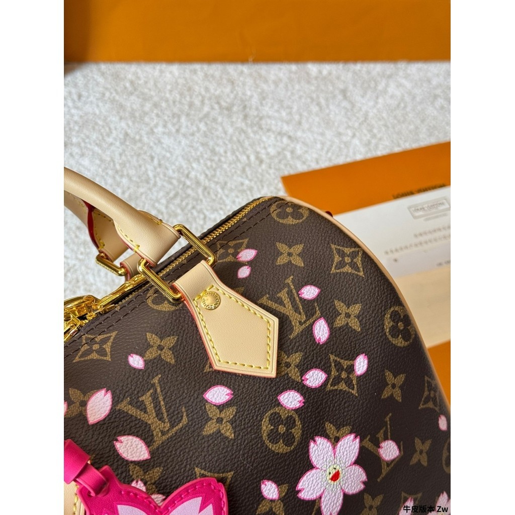 < Yuyu Ready Stock > Classic Cowhide Cherry Blossom Pillow Bag กระเป๋าถือหรูหรากระเป๋าถือที่ใช้งานได้จริงกระเป๋าสะพายขนาด 25 * 20 ซม.