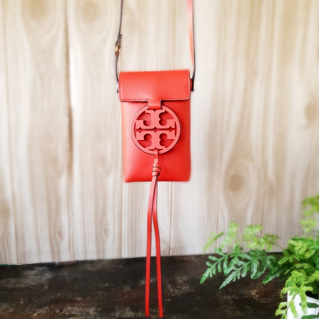 ♞,♘,♙แท้ นำเข้าจาก USA : Tory Burch Miller Metal Phone Crossbody พร้อมส่ง กระเป๋าใส่โทรศัพท์ กระเป๋