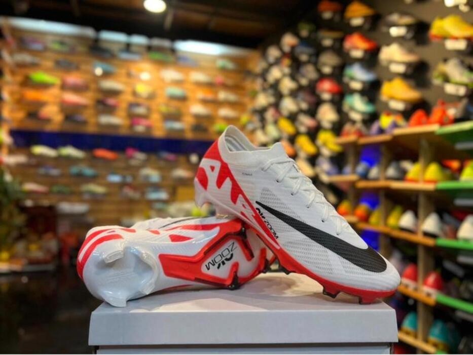 รองเท้าฟุตบอล Mercurial Vapor 15