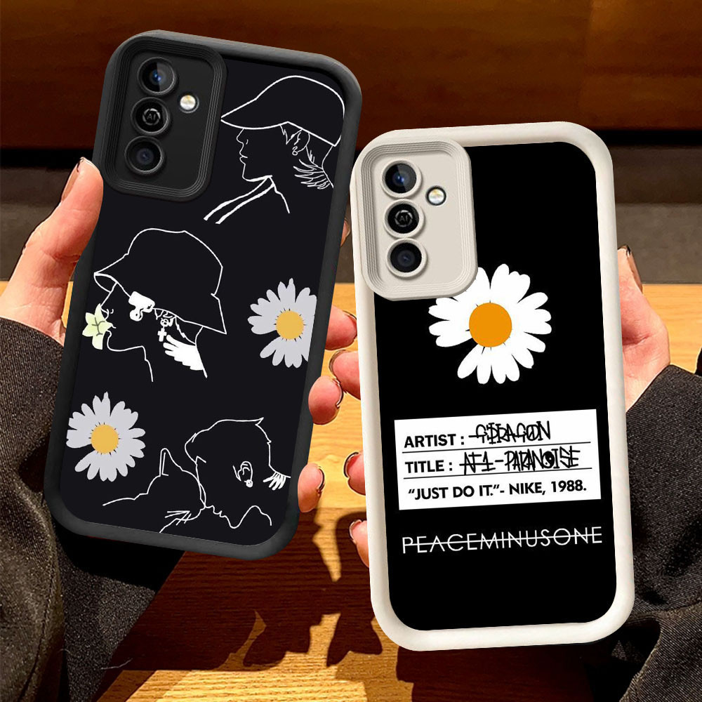 O-23 เคส Peaceminusone สําหรับ Samsung Galaxy S21 M15 S24 A55 5G FE สีดําและสีขาว