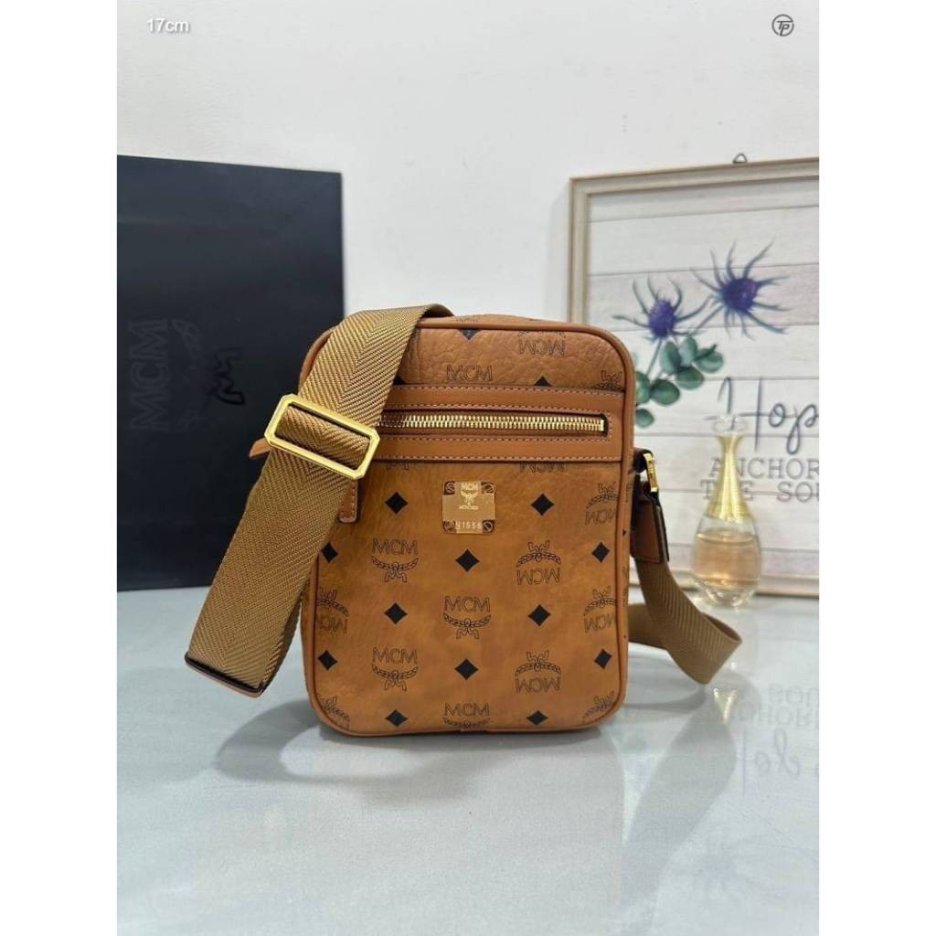 ♞พร้อมส่ง กระเป๋าสะพายข้าง ผช งานไฮเอน 1:1ขนาด 23cm. MCM crossbody bag urif