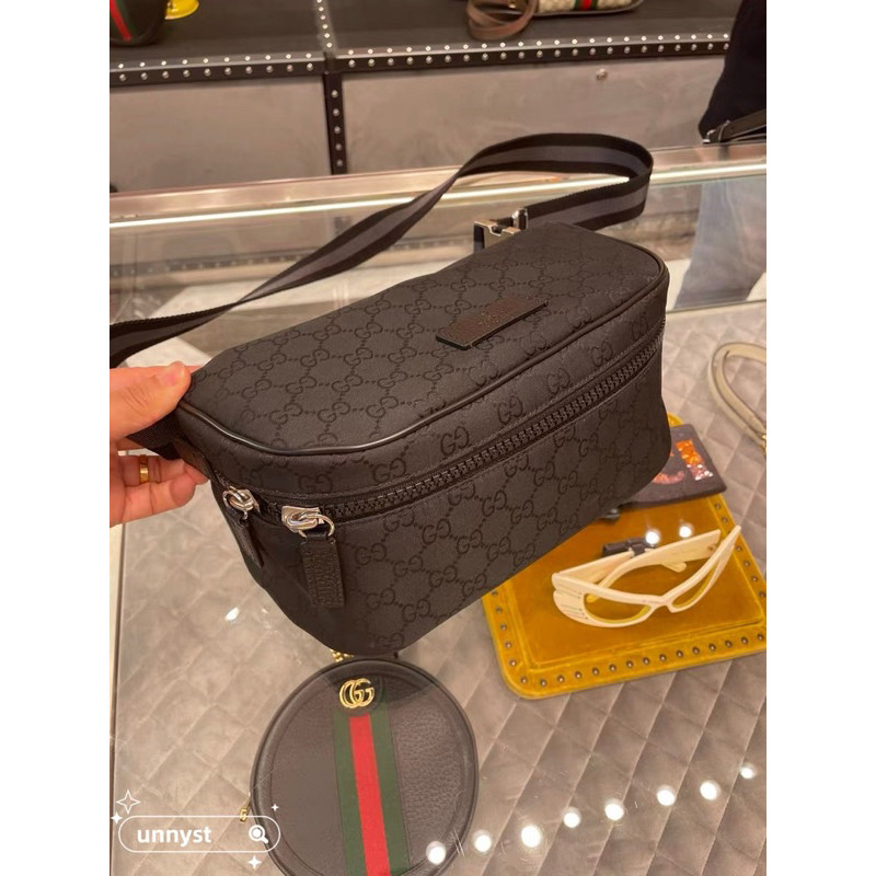 ของแท้ Gucci Gucci Men เอวกระเป๋าหน้าอก