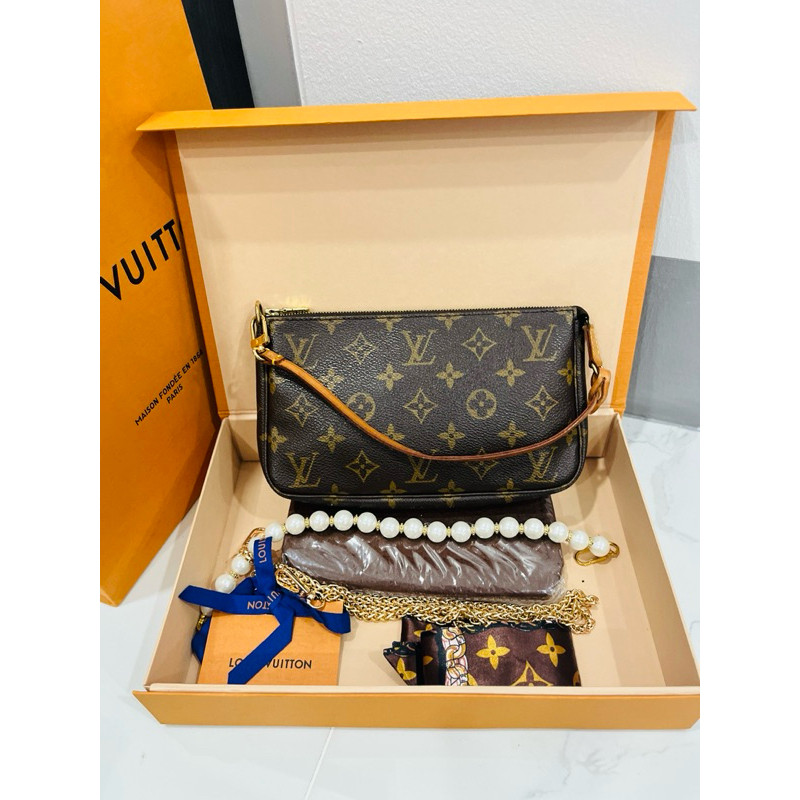 LV Pochette มือสองแท้ %