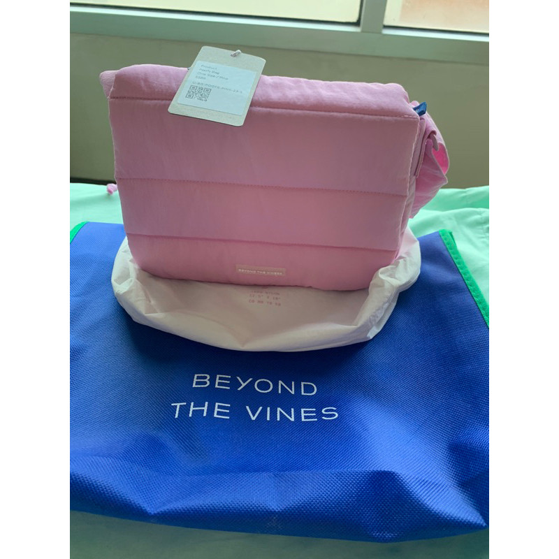 BEYOND THE VINES รุ่น Poofy Bag One Size / Pink (ขอดูรุปเพิ่มเติมได้ค่ะ สินค้าพร้อมส่ง)