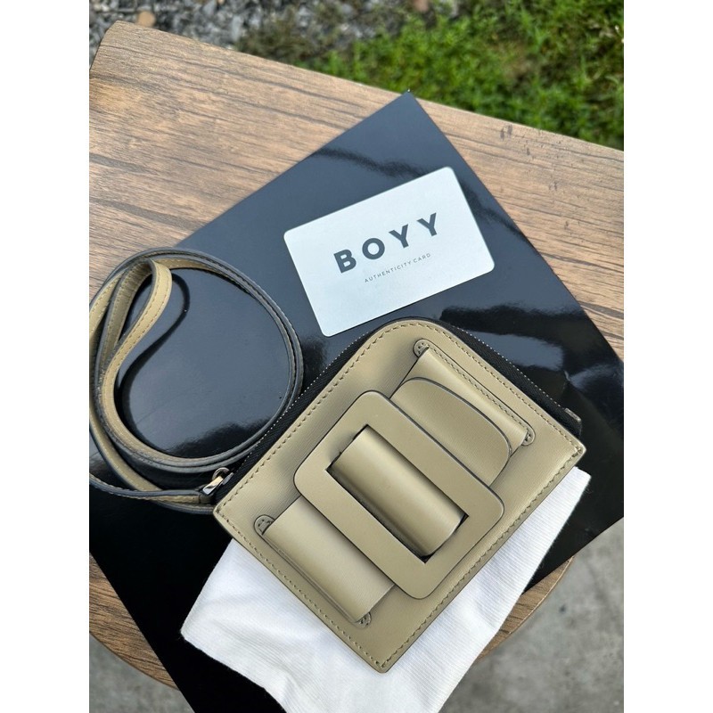 กระเป๋าBOYYใส่นามบัตร