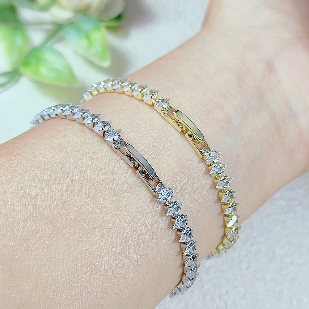 เงินสีสร้อยข้อมือเทนนิสผู้หญิงหรูหรา Dainty ประกาย Cubic Zircon Stackable Chain คริสตัลจัดเลี้ยงเครื่องประดับงานแต่งงาน H085