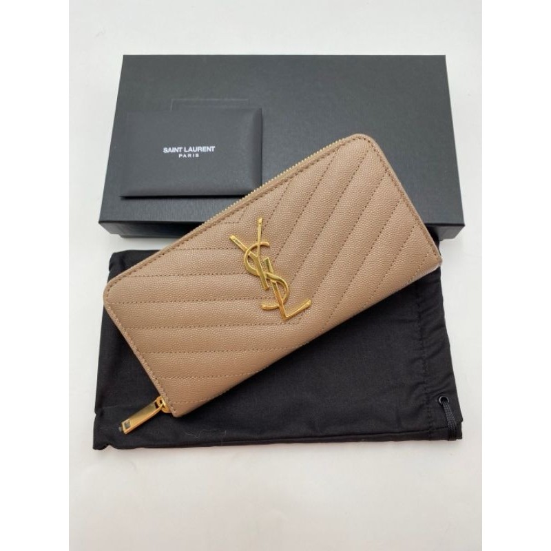 กระเป๋าสตางค์ใบยาว สีสวยงามมาก ชานม อะไหล่ทอง หรูหรา หนังหอมมมมNew YSL  Wallet ปี 2023 รอเช็คสต๊อกก
