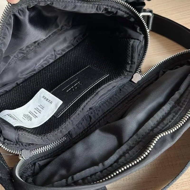 กระเป๋าสะพาย AMi Crossbody Size 9x6 cfvg