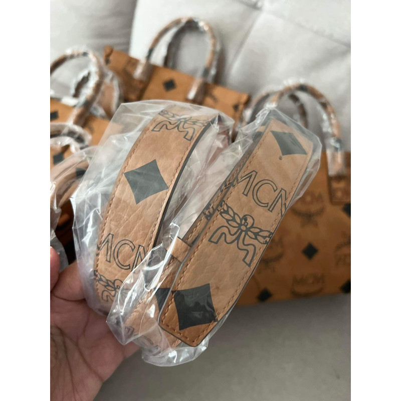 ♞**พร้อมส่ง ของแท้** MCM Munchen  small Tote in Visetos djd