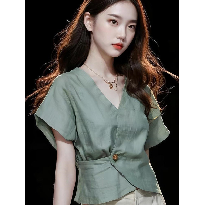 เสื้อเชิ้ตผู้หญิงฤดูร้อนใหม่สีเขียวเสื้อแขนสั้น OL/Combuting Cropped Top