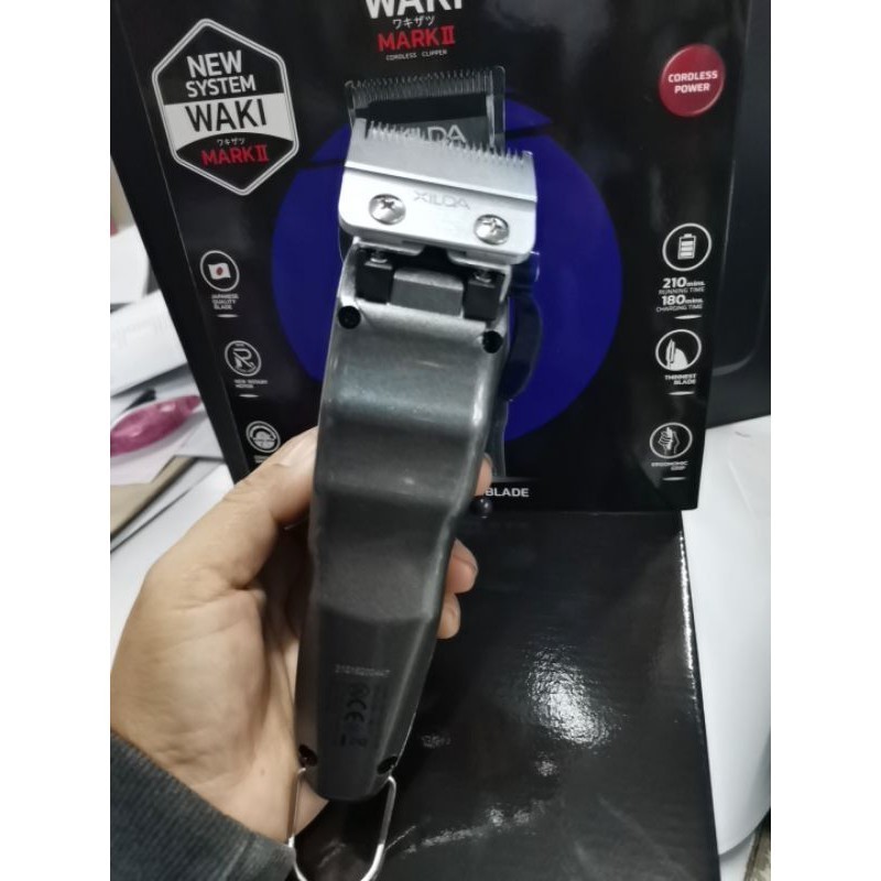 ปัตตาเลี่ยน ตัดผม ไร้สายรุ่น XILDA  WAKI Mark ll ตัวเครื่องสีเทาเมทัลลิก