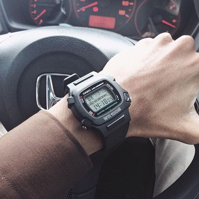 Casio DW-290 Tom Cruise Mission Impossible กับนาฬิกาดำน้ำมืออาชีพ 200 เมตรรุ่นเดียวกัน